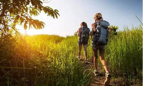 自由行旅行和跟团游的区别在哪里啊_自由行旅行和跟团游的区别在哪里啊英语